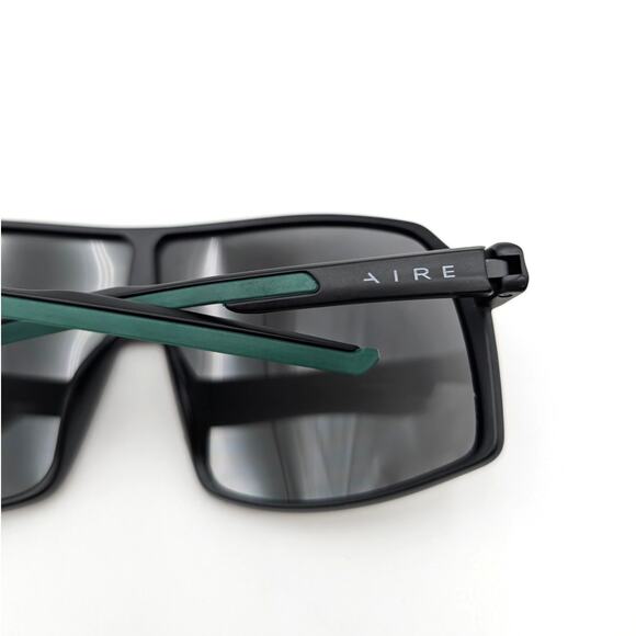 Aire Blazars Unisex Wrap Sunglasses Matte Black/Gold Mirror Lens One Size - Picture 5 of 6